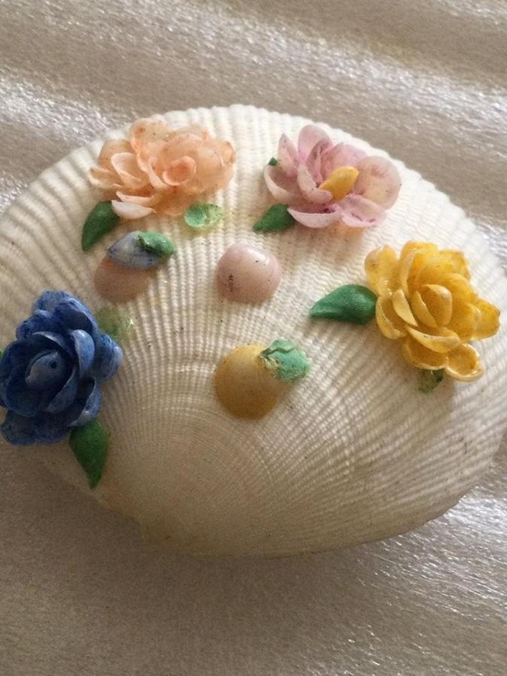 Vintage Shell Pin